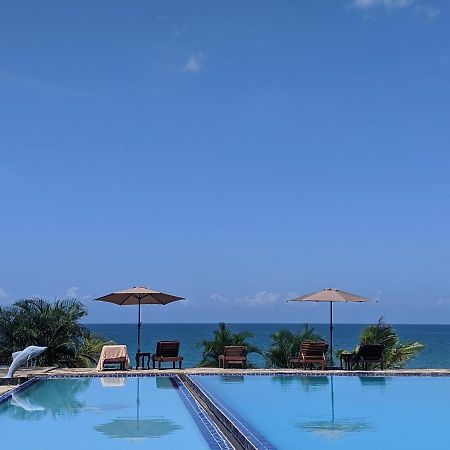 Amaan Ocean Hotel Kihinani Bububu ภายนอก รูปภาพ