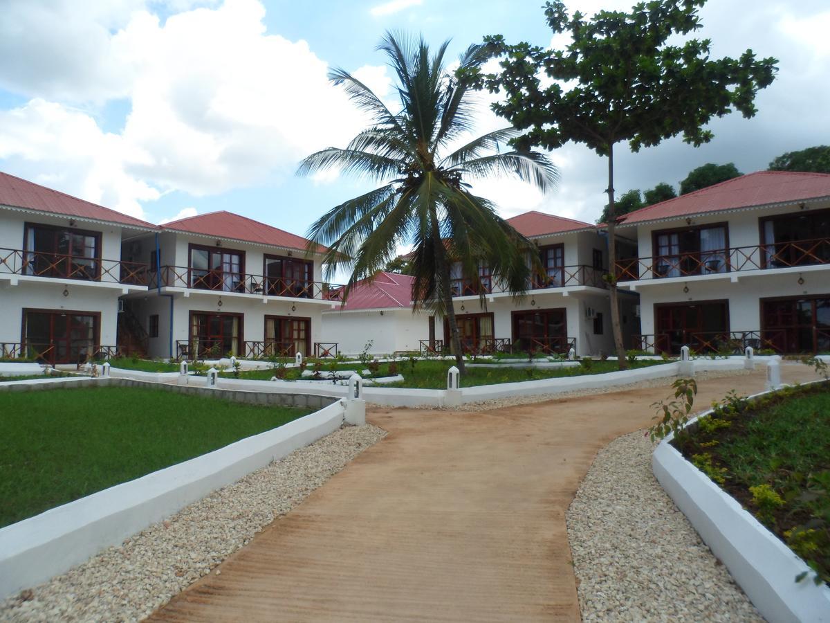 Amaan Ocean Hotel Kihinani Bububu ภายนอก รูปภาพ