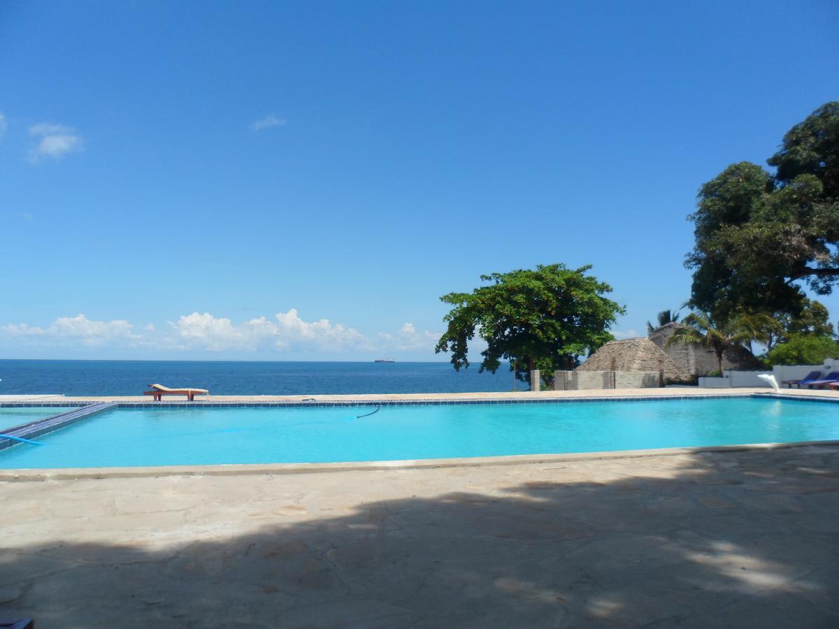 Amaan Ocean Hotel Kihinani Bububu ภายนอก รูปภาพ
