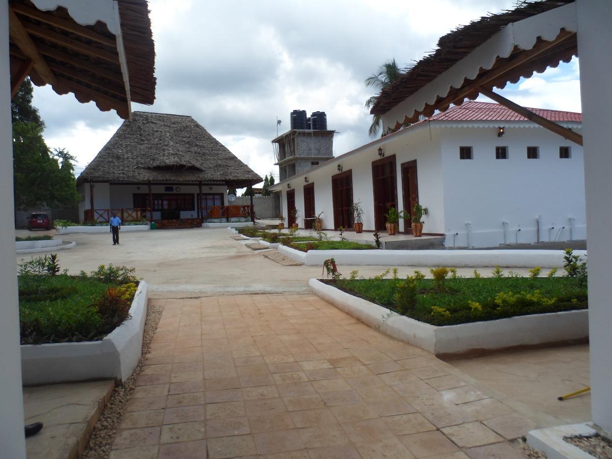 Amaan Ocean Hotel Kihinani Bububu ภายนอก รูปภาพ