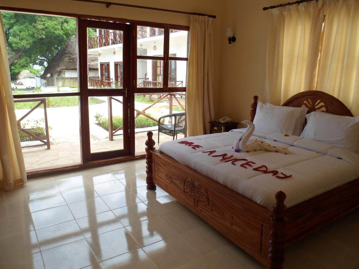 Amaan Ocean Hotel Kihinani Bububu ภายนอก รูปภาพ