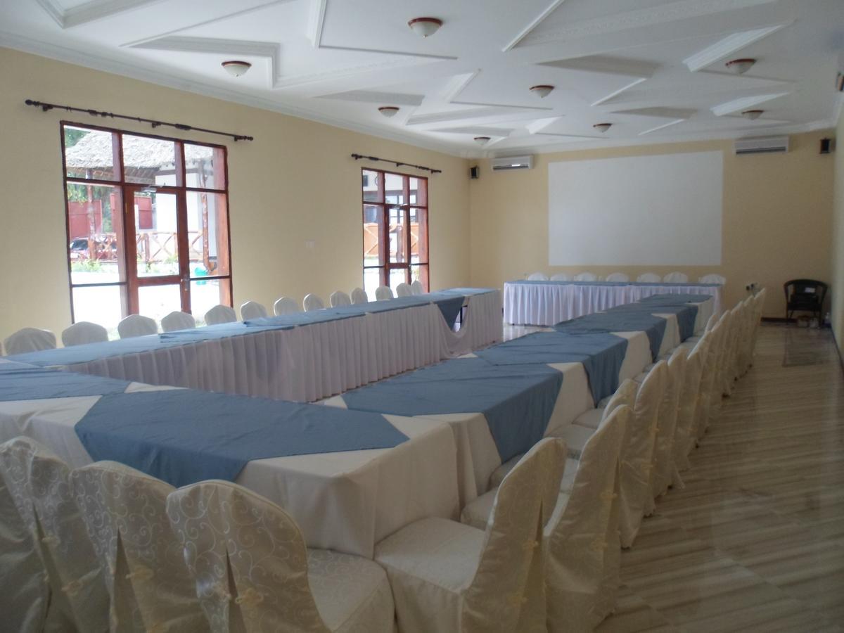 Amaan Ocean Hotel Kihinani Bububu ภายนอก รูปภาพ