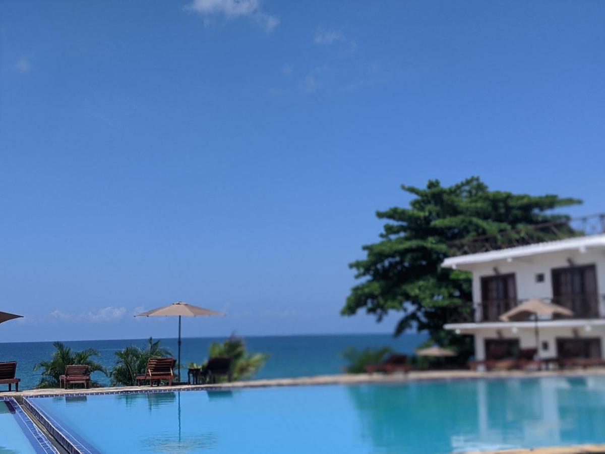 Amaan Ocean Hotel Kihinani Bububu ภายนอก รูปภาพ
