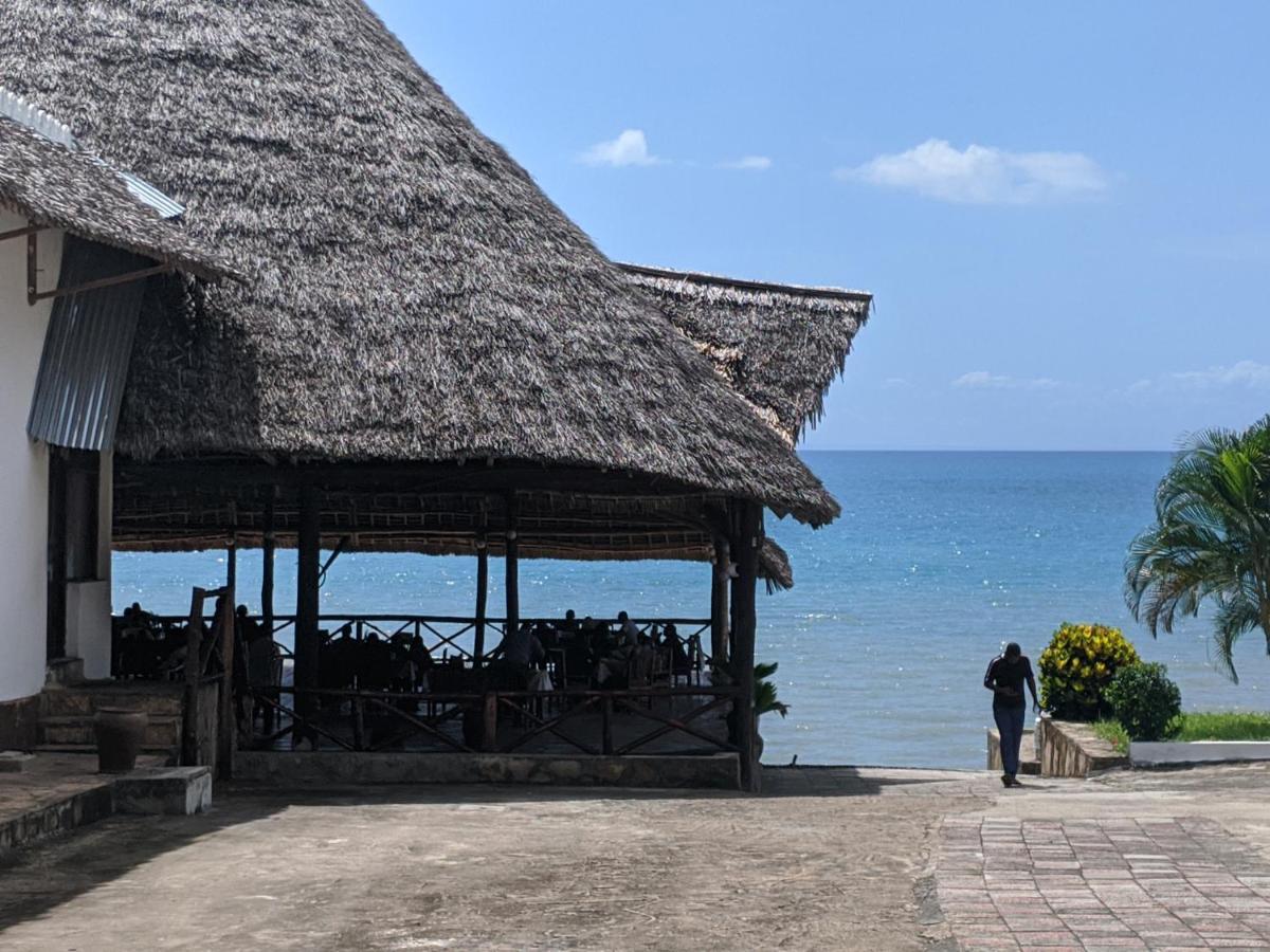 Amaan Ocean Hotel Kihinani Bububu ภายนอก รูปภาพ