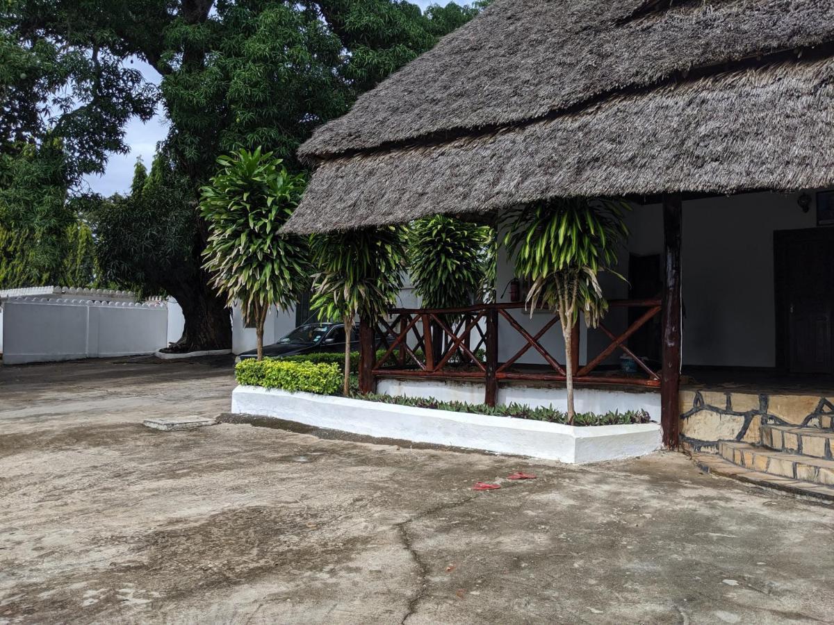 Amaan Ocean Hotel Kihinani Bububu ภายนอก รูปภาพ